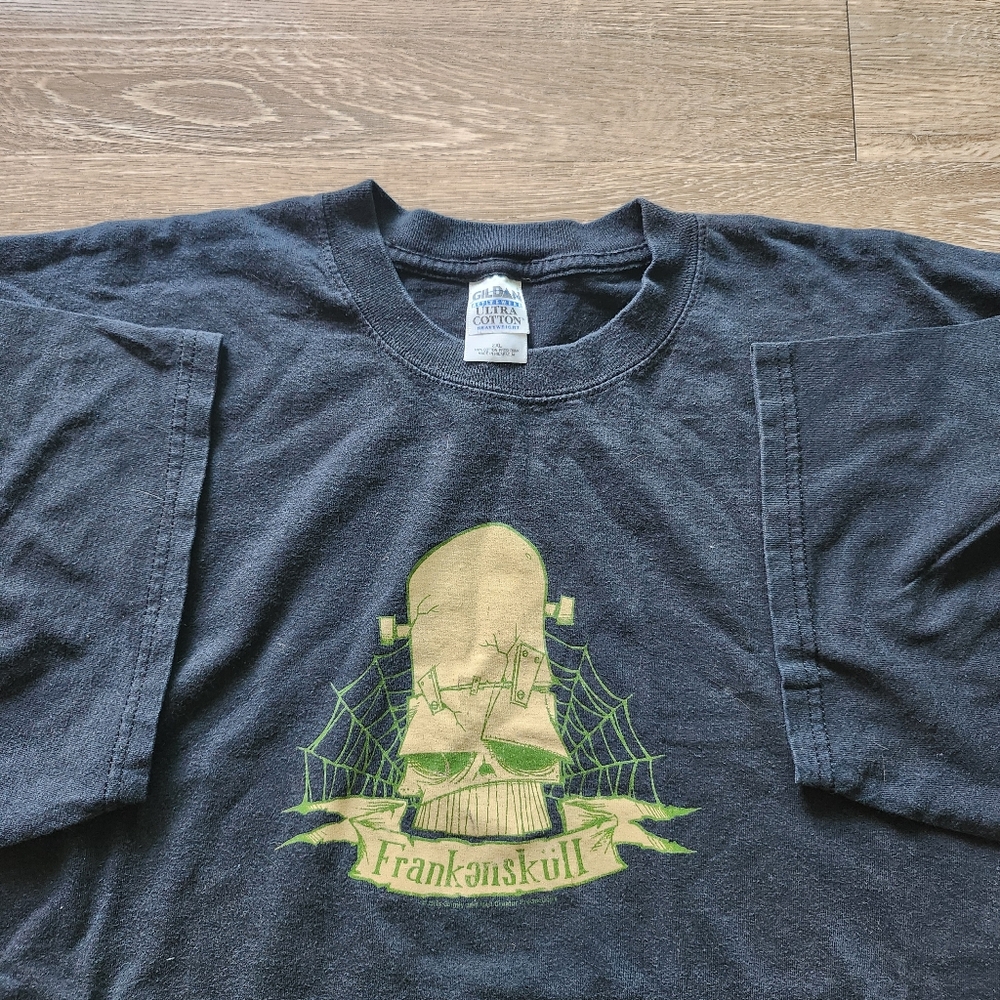 Y2K Franenskull Hot Topic Art Tshirt
